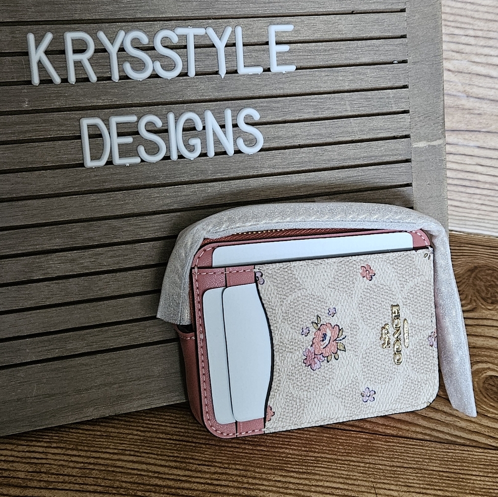 Coach Zip Card Case In Signature Canvas Floral Print CAU45